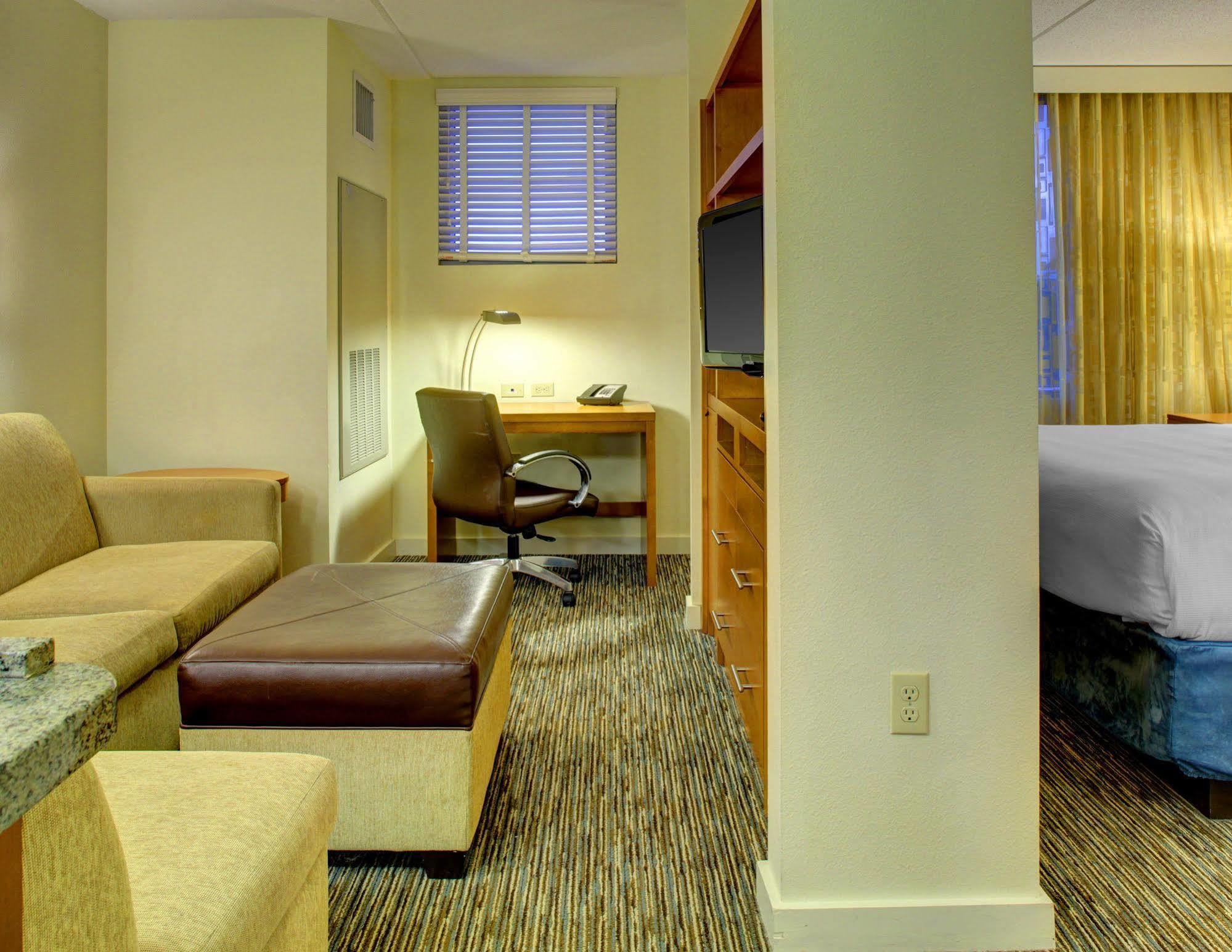 Hyatt House Fort Lauderdale Airport/Cruise Port Дейния Бийч Екстериор снимка